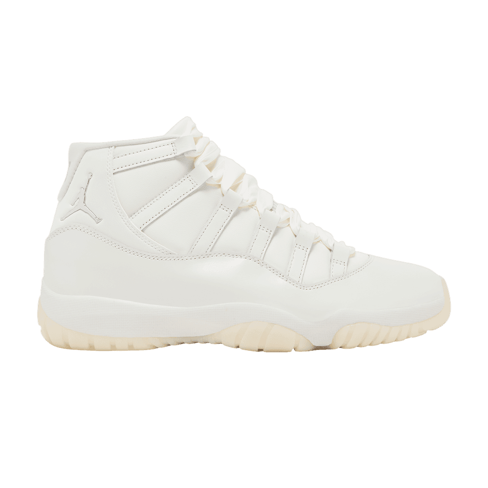 Wmns Air Jordan 11 Retro 'Pearl / Grand Finale' thumbnail 2