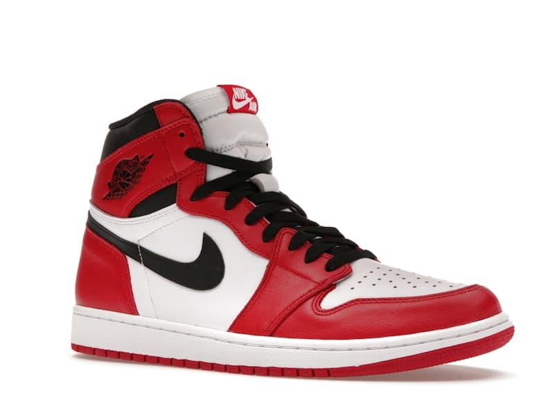 Air Jordan 1 Retro High OG Chicago thumbnail 4